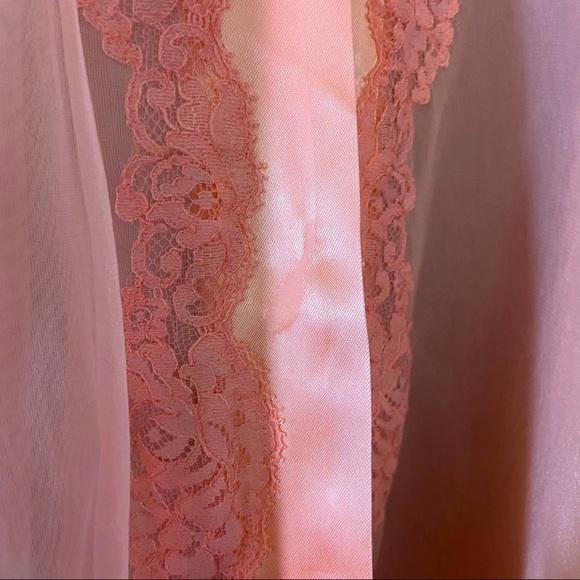 Vintage Sheer Dressing Robe - Picture 3 of 5